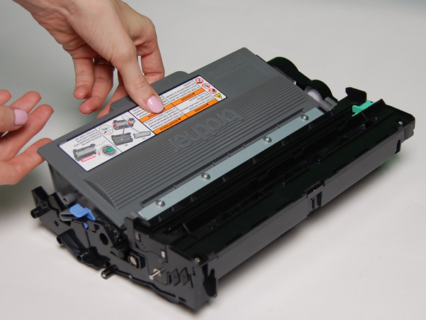 installing-genuine-brother-toner-cartridge